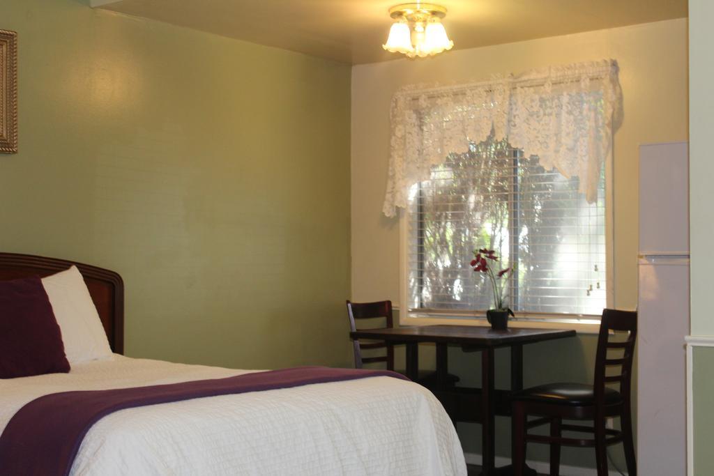 El Rancho Motel Бишъп Екстериор снимка