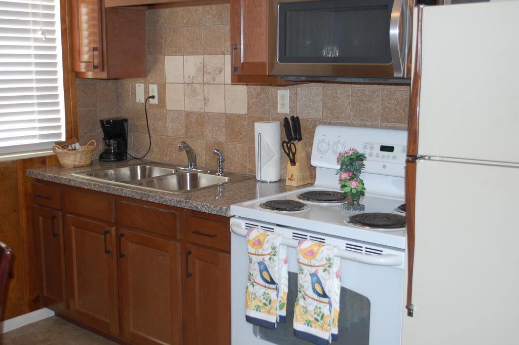 El Rancho Motel Бишъп Екстериор снимка