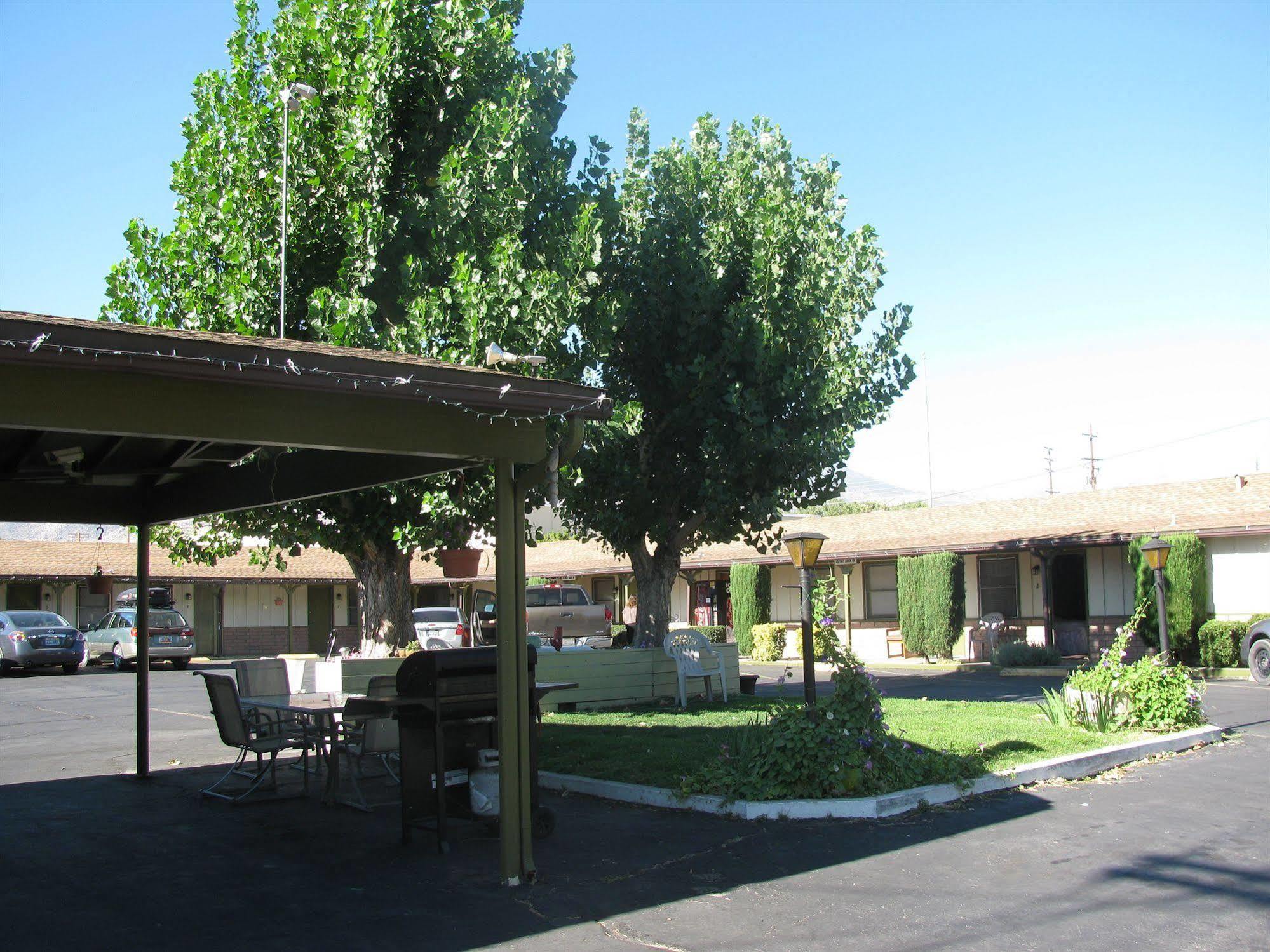 El Rancho Motel Бишъп Екстериор снимка